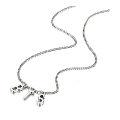 Collar con nombre de Bts