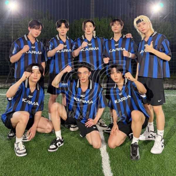 Camiseta Karma de Stray Kids SKZ
